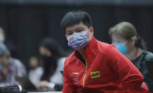 公交车扒开稚嫩挺进去j电影